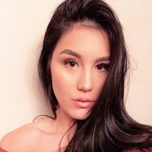 Meet your Posher, Whitney